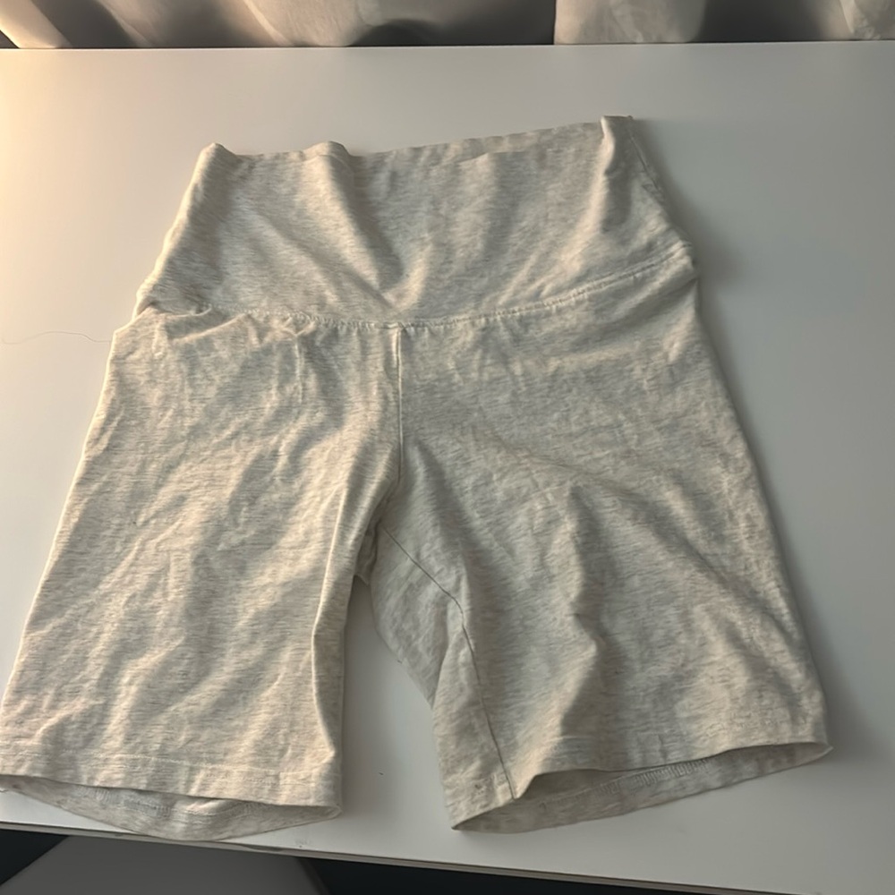 Aritzia tna light grey biker shorts